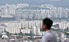 Apartment complexes are seen from Mount Namsan in central Seoul on Aug. 25. [YONHAP]