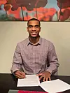 Ronnie Williams poses for a photo after signing a one-year contract with the KIA Tigers on Monday/ [YONHAP]