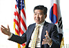 James Kim, American Chamber of Commerce (Amcham) in Korea chairman and CEO, discusses Korea's stance as an investment site for U.S. companies and pending business issues in Korea and the United States, during an interview with the Korea JoongAng Daily at Amcham Korea's headquarters in Yeouido, western Seoul. [PARK SANG-MOON]