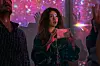The best friends, on their search for the protagonist's mission boyfriend, encounter a group who believe they have had contact with aliens. [NETFLIX]