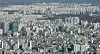 The number of unsold houses in October decreased 2.5 percent compared to the month before to 58,299 units, according to data from the Ministry of Land, Infrastructure and Transport. The number of sold houses in October shrunk 3.3 percent on month to 47,799, though the figure was a 48.6 percent on-year increase compared to 32,173 houses sold in October 2022. The picture above shows apartment complexes in Songpa District, southern Seoul, on Thursday. [NEWS1]
