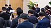 Prime Minister Han Duck-soo at a press conference on Friday. [YONHAP]