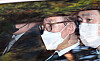 Former President Lee Myung-bak departs from his residence in Nonhyeon-dong in Gangnam District, southern Seoul, Monday afternoon, to be transferred to the Seoul Dongbu Detention Center in eastern Seoul after the Supreme Court last Thursday upheld a 17-year prison sentence convicting him in a corruption case. [KIM SANG-SEON]
