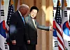 President Lee Jae Myung, right, and U.S. President Donald Trump walk to their summit venue at the Gyeongju National Museum in Gyeongju, North Gyeongsang, on Oct. 29. [JOINT PRESS CORPS]
