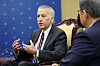 U.S. Ambassador to Korea Philip Goldberg speaks with Foreign Minister Park Jin at the ministry headquarters in Seoul on Tuesday. [YONHAP]