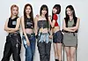 Girl group WOOAH poses for the camera ahead of an interview with the Korea JoongAng Daily. [PARK SANG-MOON]