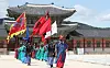 Re-enactors resume the change of guard ceremony, which had been suspended due to the coronavirus outbreak, at Gyeongbok Palace in central Seoul on Wednesday. The ritual is carried out everyday except for Tuesdays. [NEWS1]