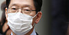 South Gyeongsang Gov. Kim Kyoung-soo leaves the Seoul High Court on Friday after he lost his appeal. Kim was convicted of conspiring with a blogger to mount an online opinion-rigging scheme during the 2017 presidential election to help President Moon Jae-in's bid. [YONHAP]