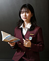 Baek Eun-byeol, 14, author of the recently published book ″D-day″ about middle school students in Korea struggling with suicidal thoughts, speaks with the Korea JoongAng Daily in Seoul on Tuesday. [PARK SANG-MOON]