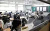 Students gather in a classroom at Daejeon Goejeong High School in Daejeon on Thursday to take the College Scholastic Ability Test (CSAT). [YONHAP]
