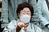 Comfort woman survivor Lee Yong-soo weeps on Wednesday after the Seoul Central District Court dismissed her lawsuit for compensation from Japan. [YONHAP]