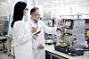 Samsung Biologics researchers conduct tests in its first overseas research & development center in San Francisco. [SAMSUNG BIOLOGICS]