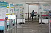 Health workers wait for those who wish to get tested for Covid-19 at a testing center in Seoul Station Square in Jung District, central Seoul, on Monday. [NEWS1]