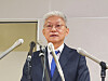 Korea's ambassador to Japan Yun Duk-min responds to questions from the press at Haneda Airport in Tokyo on July 16. [YONHAP]