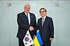 Foreign Minister Cho Tae-yul, right, poses with Ukrainian Foreign Minister Andrii Sybiha ahead of their talks on the sidelines of the foreign ministers' meeting of the Group of 7 advanced countries, in Fiuggi, Italy, on Nov. 25, 2024. South Korea was invited as a guest country. [MINISTRY OF FOREIGN AFFAIRS]