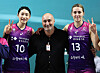 Incheon Heungkuk Life Pink Spiders' head coach Marcello Abbondanza, center, poses for a photo with Kim Yeon-koung, left, and Jelena Mladjenovic at Jangchung Arena in Jung District, central Seoul on Sunday. [YONHAP]
