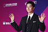 Actor Song Joong-ki greets fans at the 2022 APAN Star Awards on Thursday. [YONHAP]