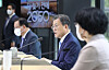 President Moon Jae-in speaks at a presidential carbon neutrality committee meeting on Nodeul Island, central Seoul, Monday, to reveal roadmaps to 2050 net-zero emissions and greenhouse gas reduction targets. [YONHAP]