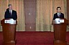Stephen Biegun, the U.S. deputy secretary of state, left, and South Korean First Vice Minister of Foreign Affairs Cho Sei-young, hold a joint press conference while maintaining social distance after talks at the Foreign Ministry in central Seoul on Wednesday. [YONHAP]