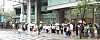 People line up in front of the Lotte Department Store in Nowon District, northern Seoul, Thursday to buy duty-free items in stock which were put to sales with up to 40 percent discount rate. [YONHAP]