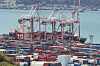 Export cargo at a port in Busan on April 1. [YONHAP]