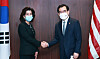 U.S. Commerce Secretary Gina Raimondo and Korean Minister of Trade, Indusstry and Energy at the Grand Hyatt in Seoul on Saturday in attending the U.S.-Korea Business Roundtable. [MINISTRY OF TRADE, INDUSTRY AND ENERGY]