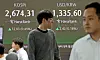 A screen in Hana Bank's trading room in central Seoul shows the Kospi closing at 2,674.31 on Friday, up 0.45 percent, or 12.03 points, from the previous trading session. [NEWS1]