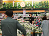 A market in Seoul on Tuesday. While prices of agricultural goods declined last month, prices in all other major categories increased. [YONHAP]