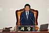 National Assembly Speaker Park Byeong-seug announces Friday his decision to delay the deadline of the standing committee chairs election till Monday. [YONHAP]