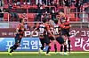 Lee Ho-jae of the Pohang Steelers, right, celebrates with his teammates after scoring the equalizer against Ulsan Hyundai at Pohang Steel Yard in Pohyang, North Gyeongsang on Tuesday. [NEWS1]