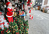 A street in Namdaemun Market in Jung District, central Seoul, remains empty on Wednesday. According to business owners running a store selling Christmas decorations, sales so far this year are only about one-tenth of sales of past years. [YONHAP]