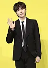 Hit boy band BTS member Suga has fully recovered from Covid-19 and was released from quarantine on Monday. [ILGAN SPORTS]