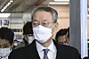 In this file photo, former Energy Minister Paik Un-gyu enters the Daejeon District Court for an arrest warrant hearing on Feb. 8, 2021. The warrant was rejected. Paik was indicted on Wednesday for abuse of power in 2017 and 2018. [NEWS1]
