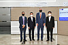 Samsung SDI CEO Choi Yoon-ho, second from left, and Eric Holcomb, governor of Indiana, pose for a photo during his visit to the battery maker's manufacturing plant in Cheonan, South Chungcheong, in August. [YONHAP]