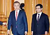 President Moon Jae-in, left, at a ceremony appointing Cho Hai-ju as the standing commissioner of the National Election Commission (NEC) on Jan. 24, 2019. Cho, whose three-year term was to expire Monday, resigned last Friday. [JOINT PRESS CORPS]