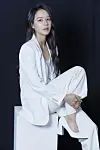 Ahn was a gymnast for 10 years and majored the sport in college, until she decided to become an actor. [FINECUT ENTERTAINMENT]