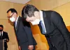 HDC Holdings Chairman Chung Mong-gyu bows in apology during the press conference held on Monday, after a fatal accident left six workers dead or missing at an HDC construction site in Gwangju. [NEWS1]