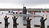 South Korean Navy troops welcome the nuclear-powered USS Annapolis submarine into port at Jeju Island on Monday. [REPUBLIC OF KOREA NAVY]