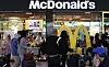 McDonald's Korea will not sell french fries for the time being due to a disruption in its supply chain. Pictured is a McDonald's store in Korea on May 1, a day before the fast food franchise raised prices for 16 items on its menu by an average of 2.8 percent. [YONHAP]