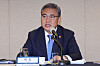 Foreign Minister Park Jin speaks at a forum hosted by the Korean News Aeditors' Association at the Korea Press Foundation in central Seoul on Tuesday morning. [YONHAP]