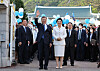 Outgoing President Moon Jae-in, center left, and first lady Kim Jung-sook, are seen off by staffers and ordinary people gathered in the streets in front of the Blue House compound in central Seoul Monday. [YONHAP]