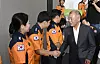 Hyundai Motor Group Chairman Euisun Chung, far right, shake hands with firefighters from the Jeju Fire Station on Thursday. [HYUNDAI MOTOR]