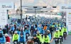 Participants of the 2022 Seoul Bike Festival start off from Gwanghwamun Square in central Seoul on Nov. 20. The annual spring bike festival was postponed to fall last year due to the Covid-19 pandemic. [WOO SANG-JO]