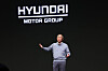 Hyundai Motor Group Executive Chair Euisun Chung speaks during a meeting with his employees on Jan. 3 at its research center in Namyang, Gyeonggi. [YONHAP]