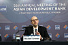 Nobel laureate Michael Kremer speaks at a press conference held in Incheon at the Asia Development Bank meeting that started Tuesday. [NEWS1]]