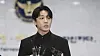 Actor Yoo Ah-in leaves the Seoul Mapo Police Station in western Seoul on Wednesday morning after 21 hours of interrogation. [NEWS1]