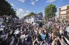 Tottenham Hotspur fans cheer for the team during the open-top bus parade on May 23. [AP/YONHAP]