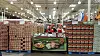 Employees promote Nongshim's ramyeon, including the export-only Soon Veggie Noodle Soup at a Costco branch in the United States. [NONGSHIM]