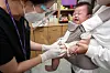 A nurse gives a free flu shot to a baby in a Gwangju hospital on Sept. 21. [YONHAP]