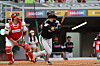 Oh Ji-hwan of the LG Twins hits a home run against the SSG Landers at Incheon SSG Landers Field in Incheon on Tuesday. [NEWS1]